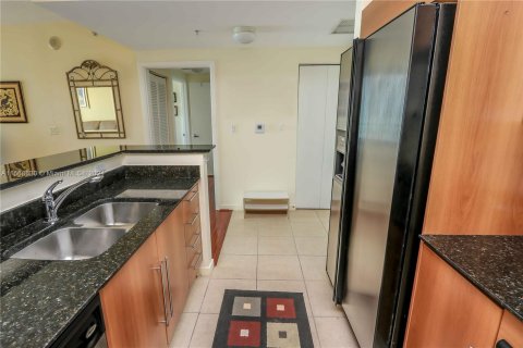 Condominio en venta en Miami, Florida, 1 dormitorio, 78.6 m2 № 1117062 - foto 14