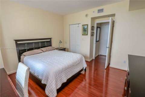 Condominio en venta en Miami, Florida, 1 dormitorio, 78.6 m2 № 1117062 - foto 20