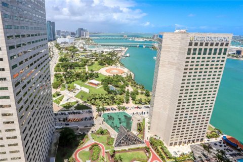 Condominio en venta en Miami, Florida, 1 dormitorio, 78.6 m2 № 1117062 - foto 1