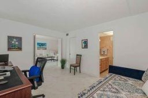 Condo in Lauderdale-by-the-Sea, Florida, 2 bedrooms  № 1229183 - photo 11