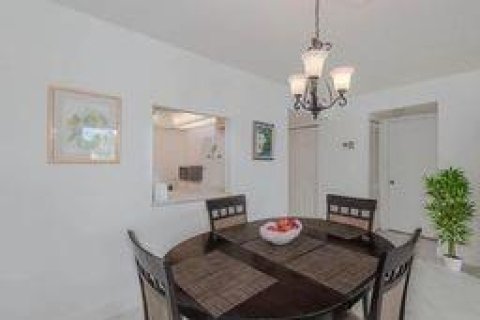 Condo in Lauderdale-by-the-Sea, Florida, 2 bedrooms  № 1229183 - photo 27
