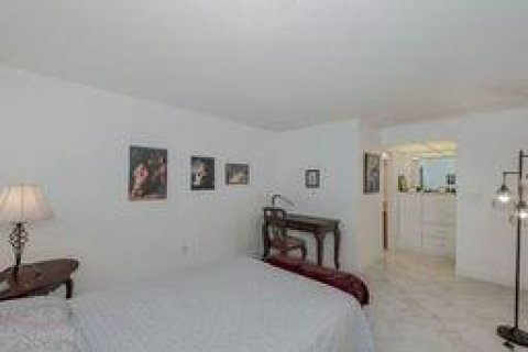 Condo in Lauderdale-by-the-Sea, Florida, 2 bedrooms  № 1229183 - photo 18