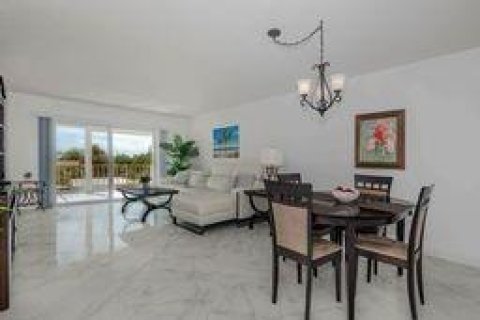 Condo in Lauderdale-by-the-Sea, Florida, 2 bedrooms  № 1229183 - photo 23