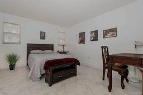 Condo in Lauderdale-by-the-Sea, Florida, 2 bedrooms  № 1229183 - photo 19