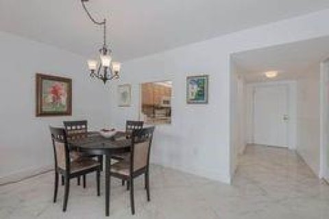 Condo in Lauderdale-by-the-Sea, Florida, 2 bedrooms  № 1229183 - photo 24