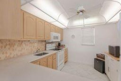 Condo in Lauderdale-by-the-Sea, Florida, 2 bedrooms  № 1229183 - photo 20