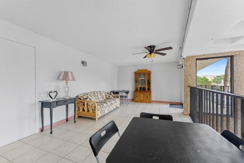 Condo in Boca Raton, Florida, 2 bedrooms  № 1229185 - photo 11