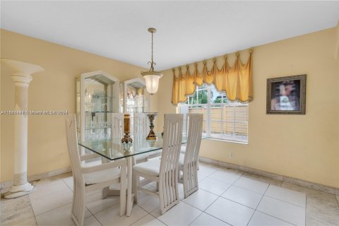 Casa en venta en Miami, Florida, 4 dormitorios, 235.88 m2 № 1386108 - foto 17