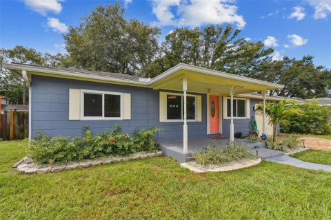 House in Saint Petersburg, Florida 2 bedrooms, 75.81 sq.m. № 1334847 - photo 7