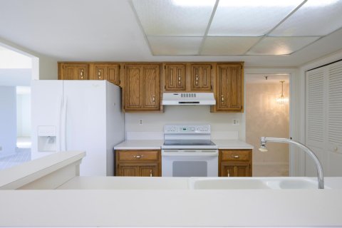 Condo in Palm Beach Gardens, Florida, 2 bedrooms  № 1007580 - photo 29