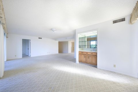 Condo in Palm Beach Gardens, Florida, 2 bedrooms  № 1007580 - photo 24