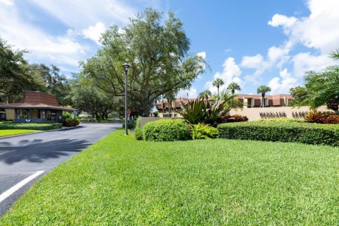 Condo in Palm Beach Gardens, Florida, 2 bedrooms  № 1007580 - photo 1