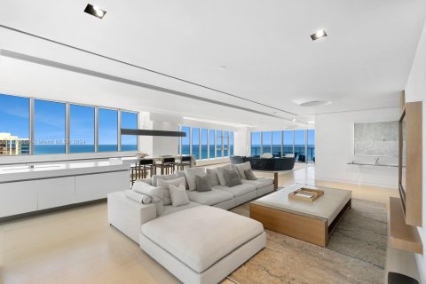 Condominio en venta en Bal Harbour, Florida, 3 dormitorios, 360.83 m2 № 1394882 - foto 1