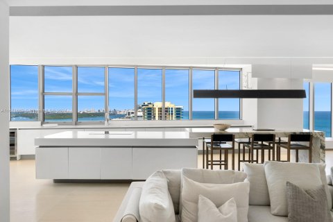 Condominio en venta en Bal Harbour, Florida, 3 dormitorios, 360.83 m2 № 1394882 - foto 12