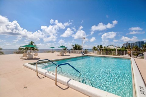 Condominio en venta en Pompano Beach, Florida, 1 dormitorio, 62.43 m2 № 350848 - foto 6