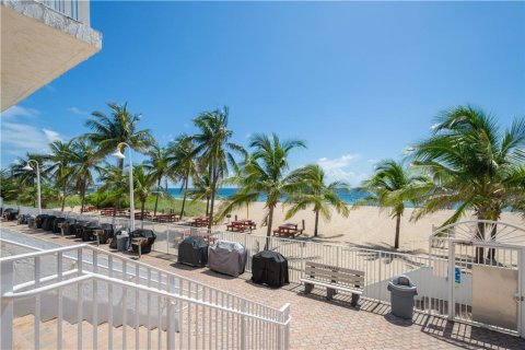 Copropriété à vendre à Pompano Beach, Floride: 1 chambre, 62.43 m2 № 350848 - photo 8