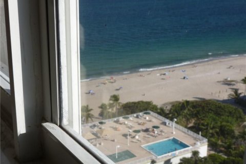 Condo in Pompano Beach, Florida, 1 bedroom  № 350848 - photo 29