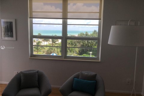 Condominio en alquiler en Miami Beach, Florida, 2 dormitorios, 110.55 m2 № 818 - foto 7