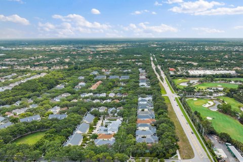 House in Jupiter, Florida 3 bedrooms, 187.66 sq.m. № 1177105 - photo 12