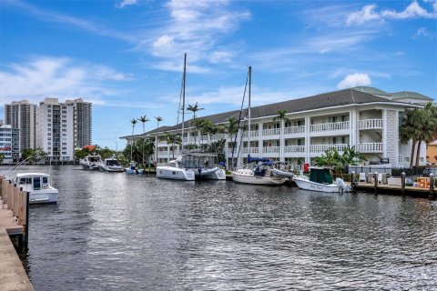 Condo in Fort Lauderdale, Florida, 2 bedrooms  № 1104563 - photo 10