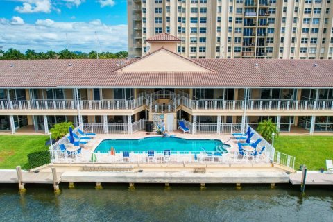 Condo in Fort Lauderdale, Florida, 2 bedrooms  № 1104563 - photo 27