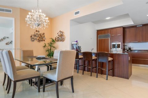 Condominio en venta en Sunny Isles Beach, Florida, 3 dormitorios, 182.27 m2 № 1367158 - foto 8