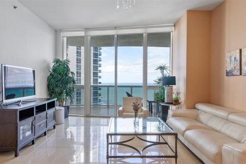 Condominio en venta en Sunny Isles Beach, Florida, 3 dormitorios, 182.27 m2 № 1367158 - foto 5