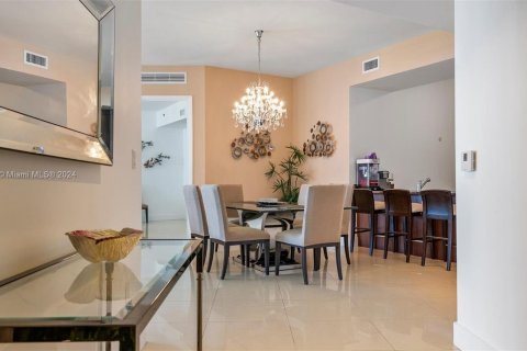 Condominio en venta en Sunny Isles Beach, Florida, 3 dormitorios, 182.27 m2 № 1367158 - foto 7