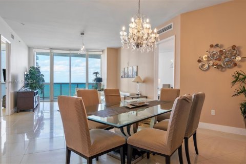 Condo in Sunny Isles Beach, Florida, 3 bedrooms  № 1367158 - photo 9