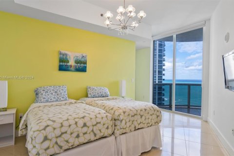 Condo in Sunny Isles Beach, Florida, 3 bedrooms  № 1367158 - photo 19