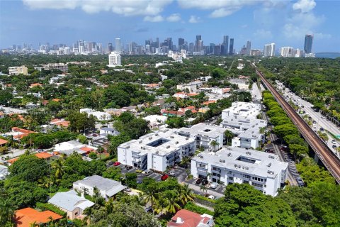 Condominio en venta en Miami, Florida, 2 dormitorios, 83.61 m2 № 1367112 - foto 2