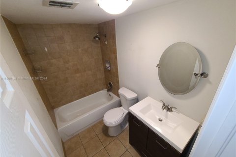 Condominio en venta en Pinecrest, Florida, 1 dormitorio, 65.03 m2 № 932176 - foto 5