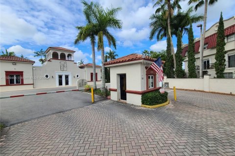 Condominio en venta en Pinecrest, Florida, 1 dormitorio, 65.03 m2 № 932176 - foto 7
