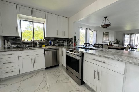 Condo in Weston, Florida, 2 bedrooms  № 1234850 - photo 10