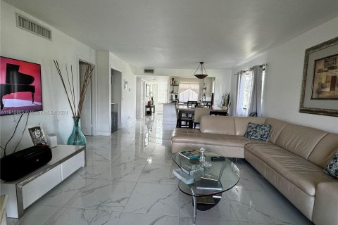 Copropriété à vendre à Weston, Floride: 2 chambres, 114.36 m2 № 1234850 - photo 17