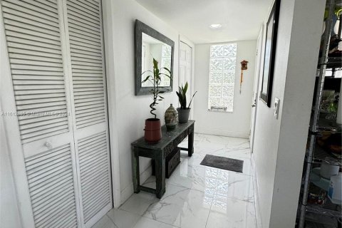 Condo in Weston, Florida, 2 bedrooms  № 1234850 - photo 2