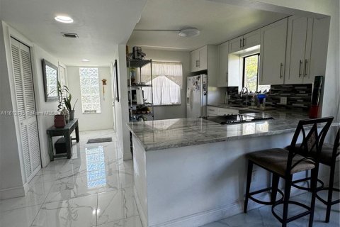 Copropriété à vendre à Weston, Floride: 2 chambres, 114.36 m2 № 1234850 - photo 13