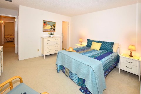 Condo in Vero Beach, Florida, 2 bedrooms  № 909097 - photo 16