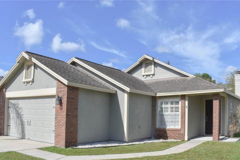 House in Tampa, Florida 3 bedrooms, 102.75 sq.m. № 1437917 - photo 1