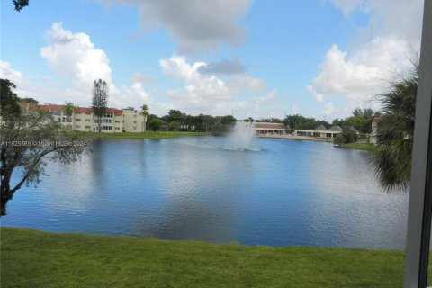 Condominio en venta en Sunrise, Florida, 2 dormitorios, 78.97 m2 № 1290654 - foto 1