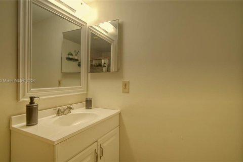 Condominio en venta en Sunrise, Florida, 2 dormitorios, 79.9 m2 № 1290656 - foto 9