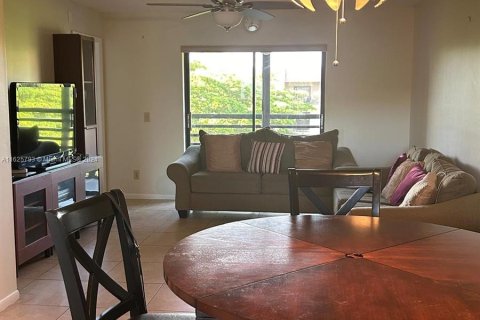 Condominio en venta en Sunrise, Florida, 2 dormitorios, 79.9 m2 № 1290656 - foto 1