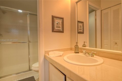 Condo in Sunrise, Florida, 2 bedrooms  № 1290656 - photo 16