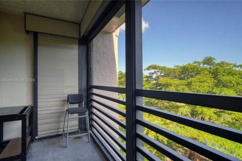 Condo in Sunrise, Florida, 2 bedrooms  № 1290656 - photo 20