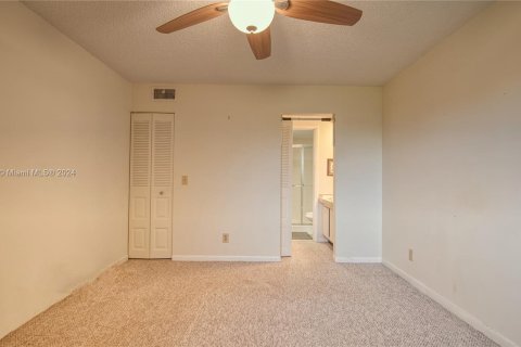 Copropriété à vendre à Sunrise, Floride: 2 chambres, 79.9 m2 № 1290656 - photo 15