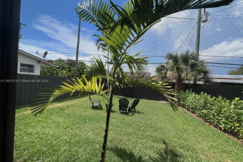 Villa ou maison à louer à Sweetwater, Floride: 2 chambres, 130.06 m2 № 1369143 - photo 18