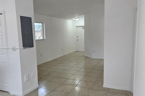 Condominio en alquiler en Homestead, Florida, 3 dormitorios, 109.25 m2 № 1369141 - foto 7