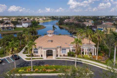 Villa ou maison à vendre à Cape Coral, Floride: 3 chambres, 170.75 m2 № 852406 - photo 23