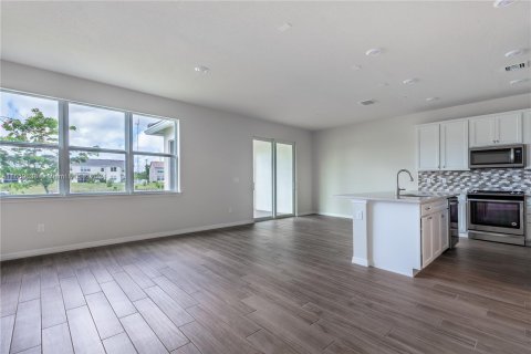 Townhouse in Hollywood, Florida 3 bedrooms, 176.98 sq.m. № 1369033 - photo 8