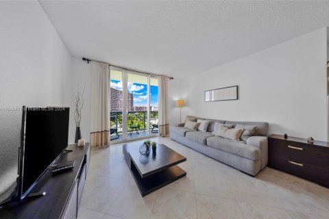 Condo in Hollywood, Florida, 2 bedrooms  № 1330934 - photo 11